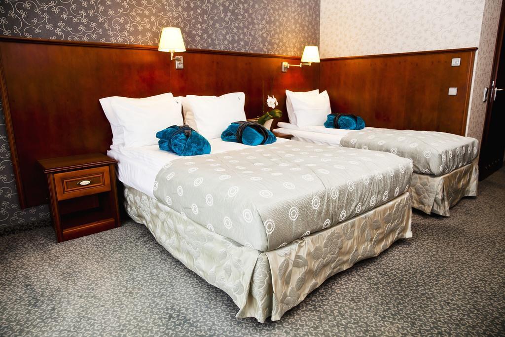 Large Double Room,121948693:JPEG